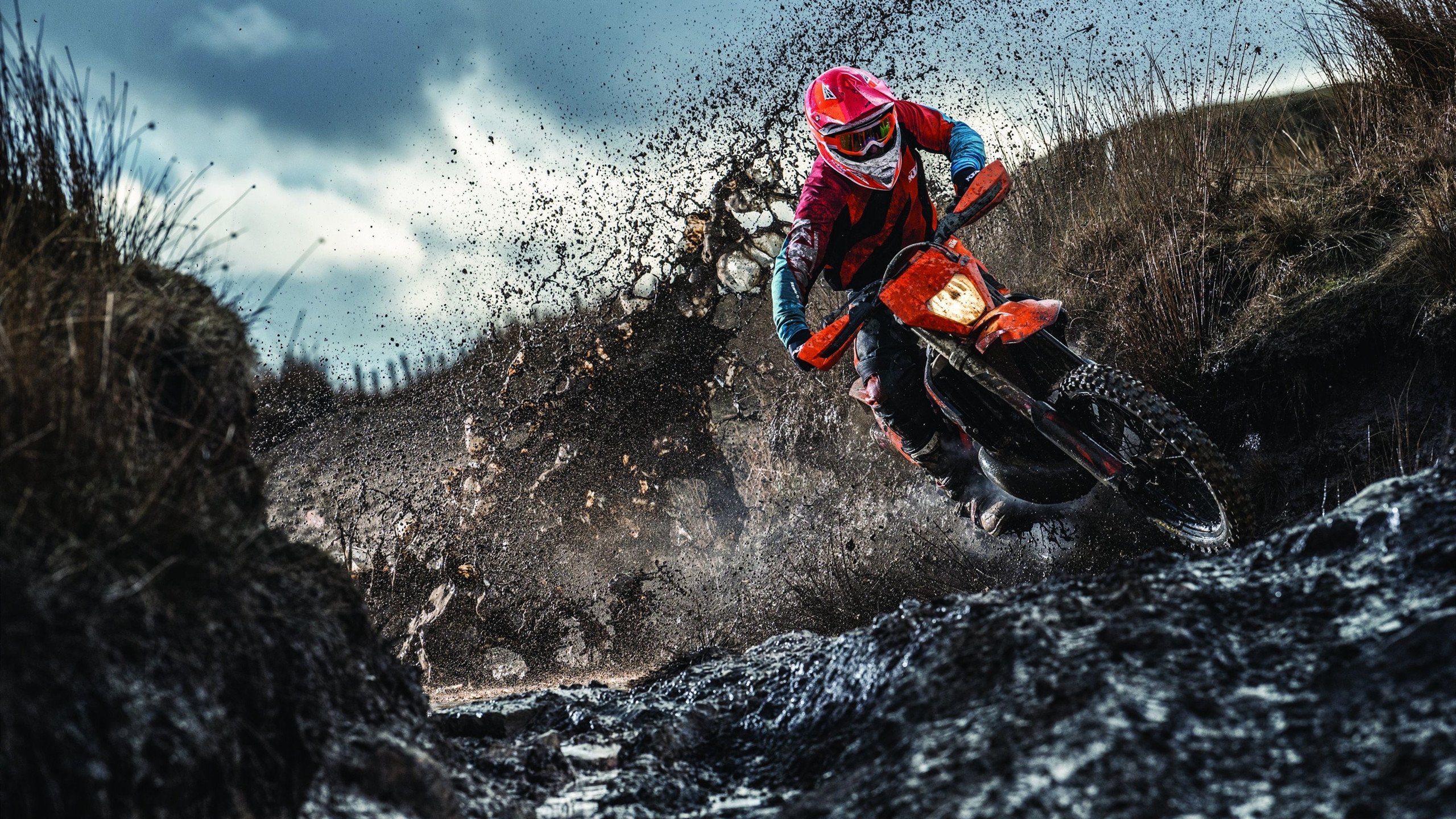 kaiyun-穆古鲁扎爆冷利物浦，德罗巴80分钟激战雄鹿，上海海港德国杯刷新队史纪录
